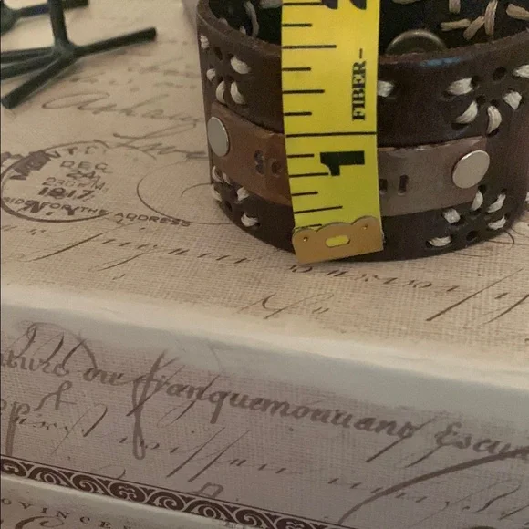 Handcrafted Leather Cuff Bracelet with Intricate Cutout Design (Brown) - Picture 5 of 7